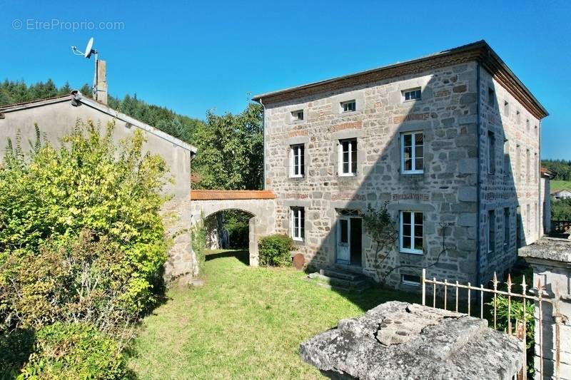 Maison à SAINT-PRIEST-LA-PRUGNE