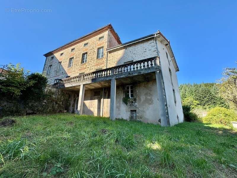 Maison à SAINT-PRIEST-LA-PRUGNE