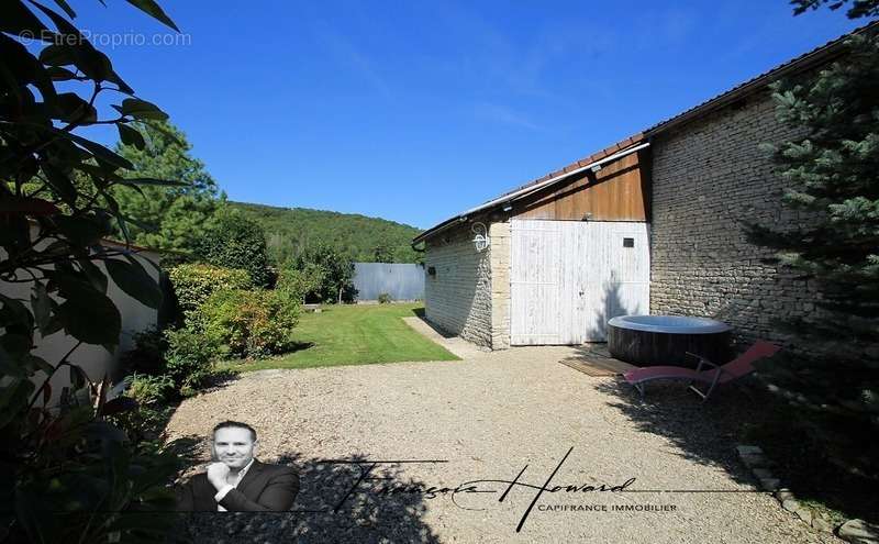 Maison à LONGCHAMP-SUR-AUJON