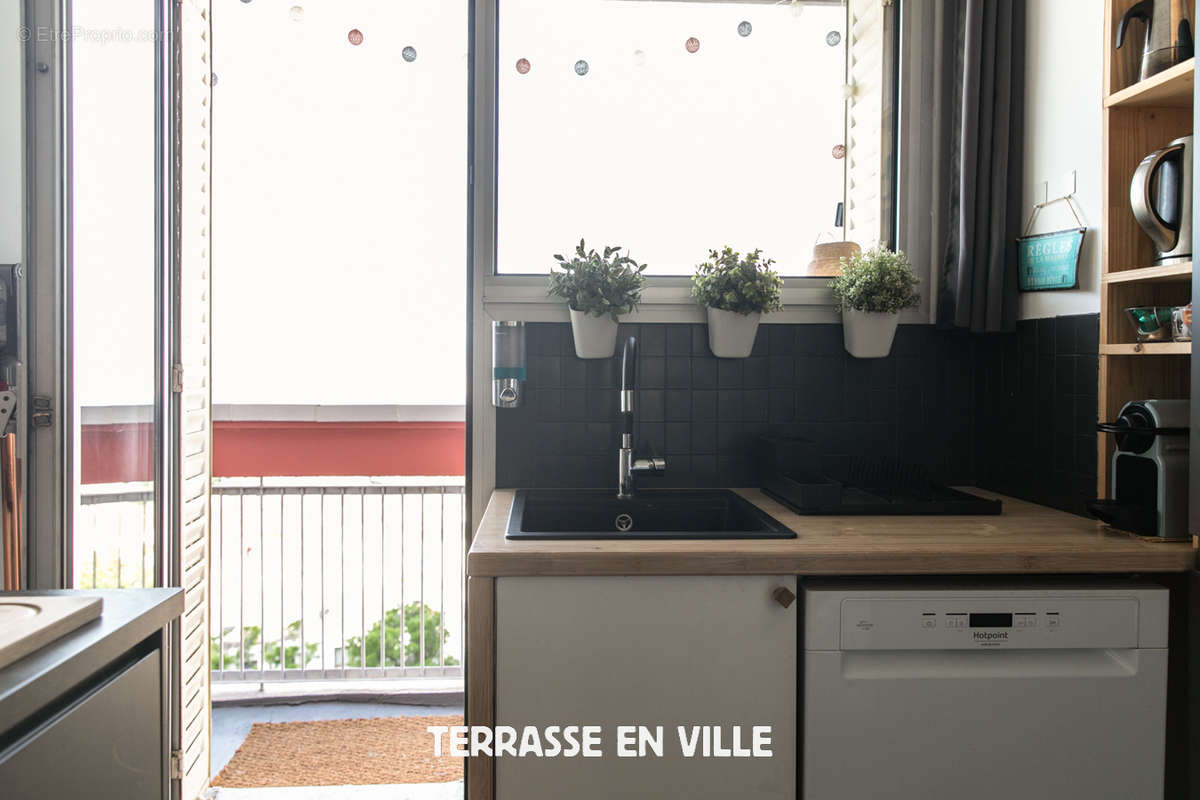 Appartement à MARSEILLE-4E