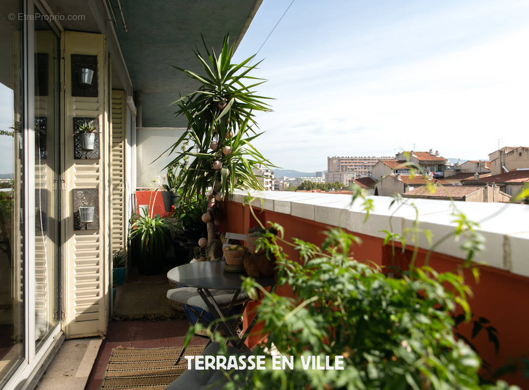 Appartement à MARSEILLE-4E