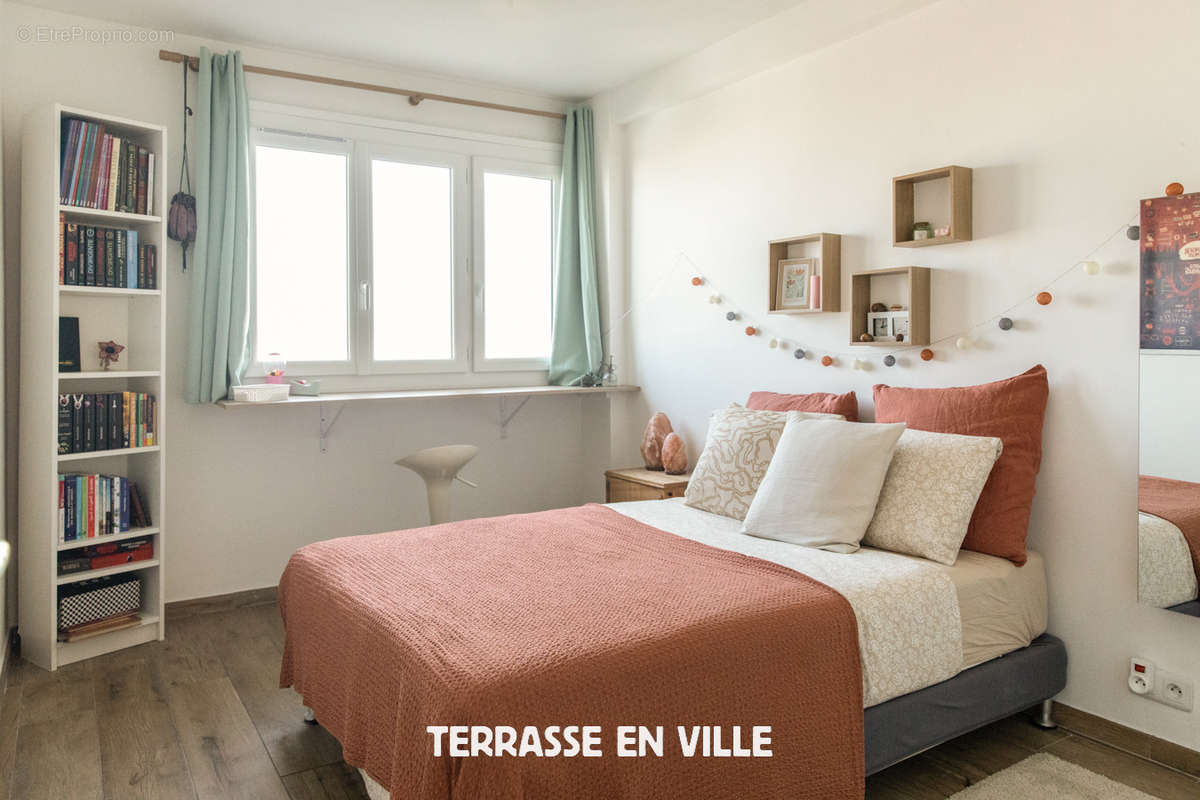 Appartement à MARSEILLE-4E