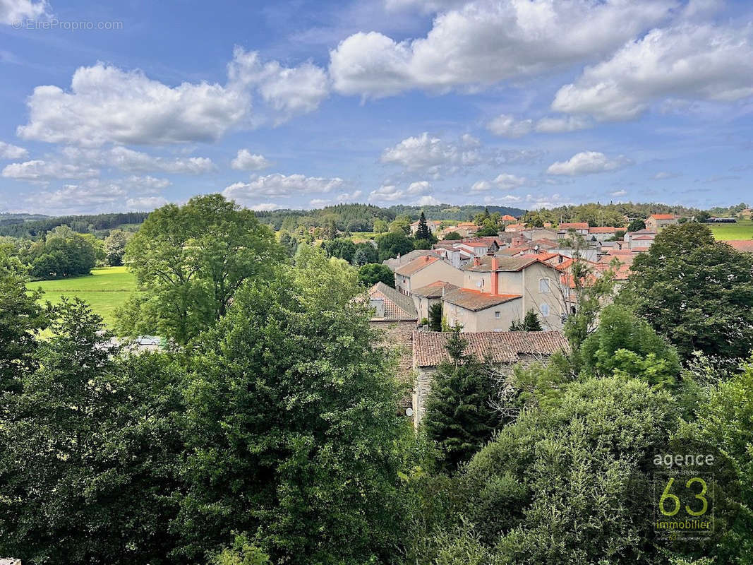 Maison à SAINT-DIER-D&#039;AUVERGNE