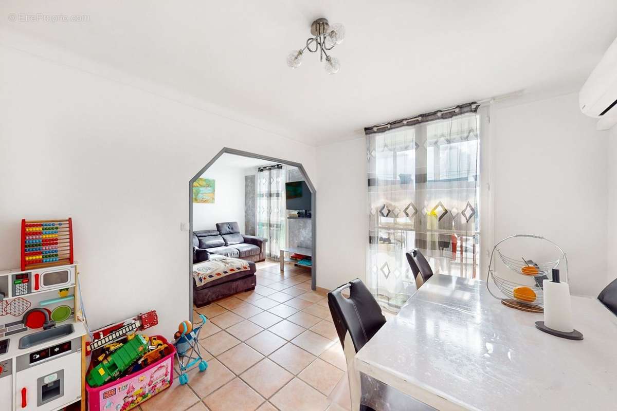 Appartement à MARSEILLE-12E