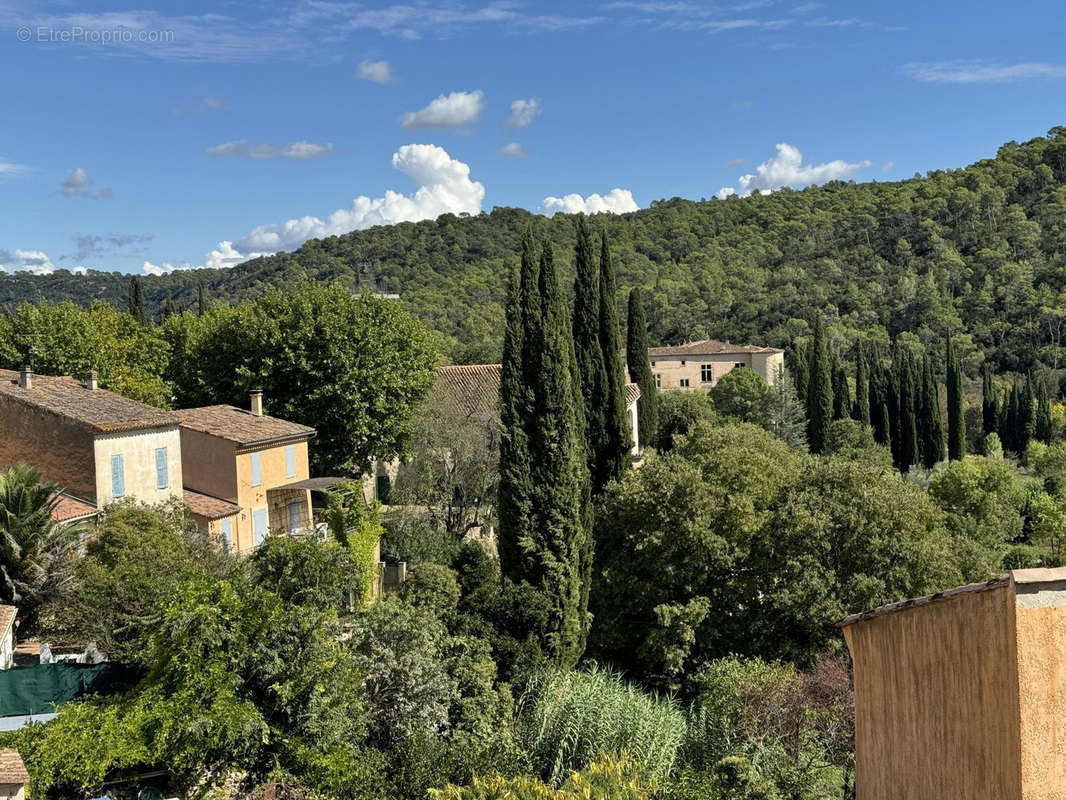 Maison à VINS-SUR-CARAMY