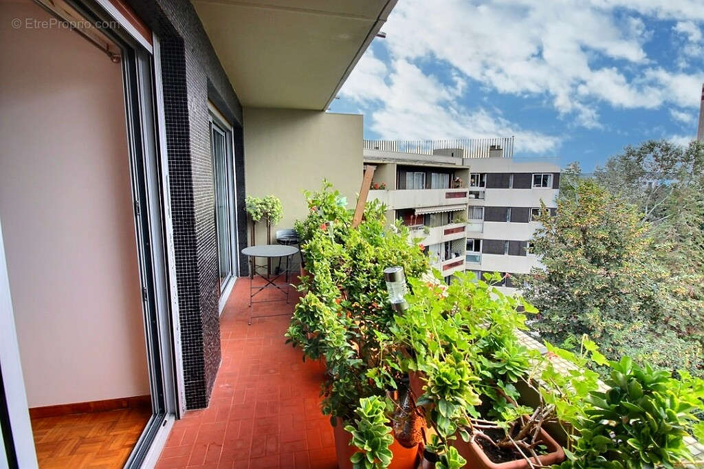 Appartement à NANTERRE