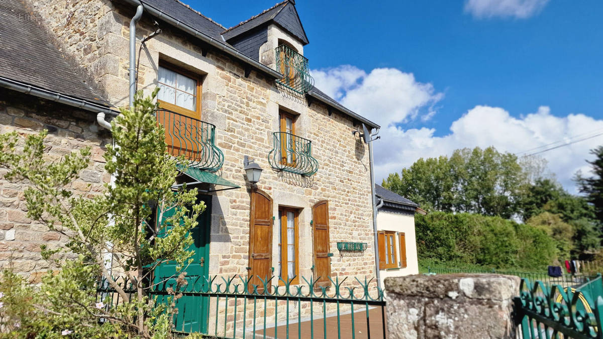 Maison à JUGON-LES-LACS