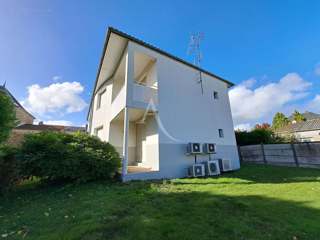 Maison à LES HERBIERS