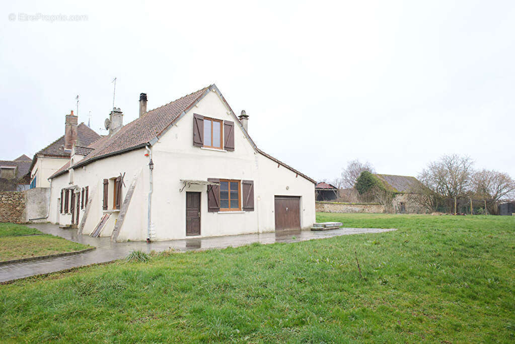 Maison à PERCENEIGE