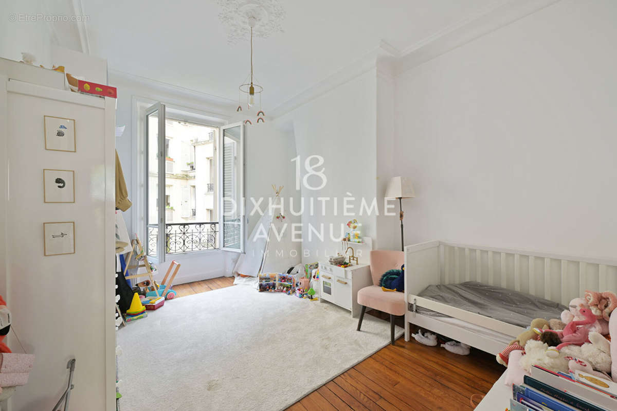 Appartement à PARIS-18E