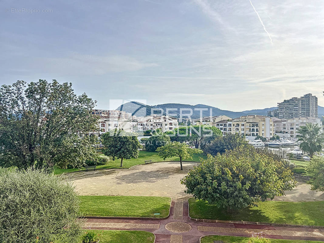 Appartement à MANDELIEU-LA-NAPOULE