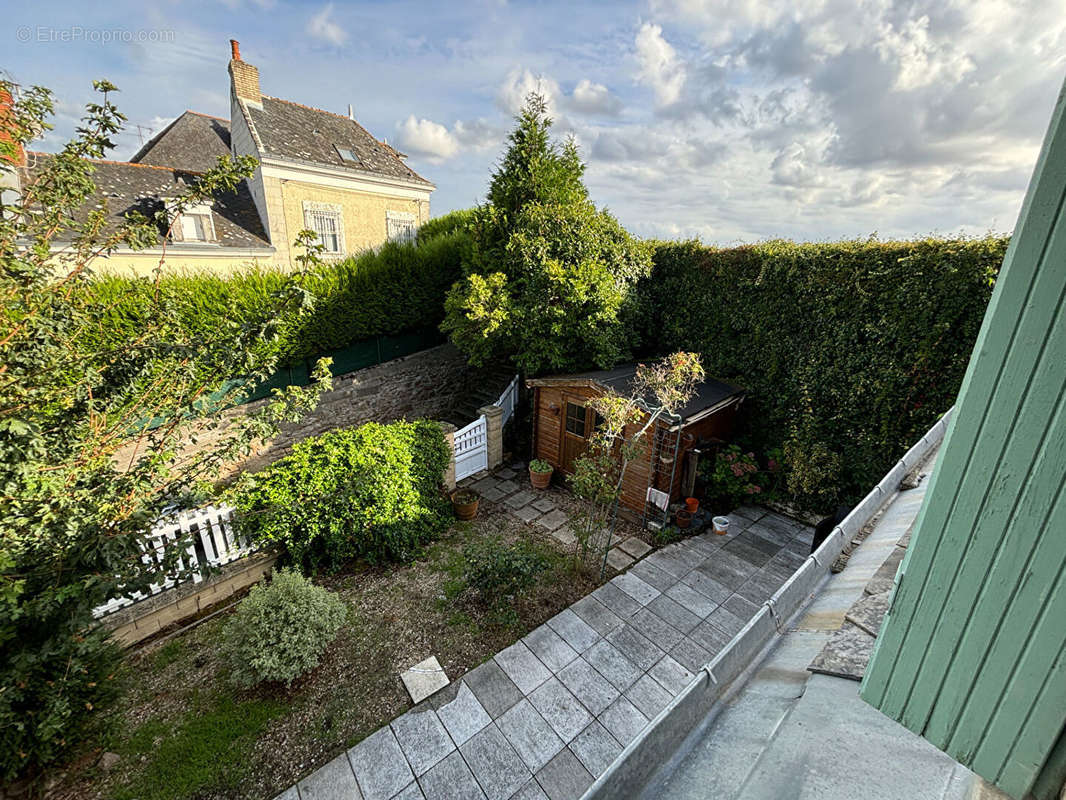 Maison à SAINT-CLEMENT-DES-LEVEES