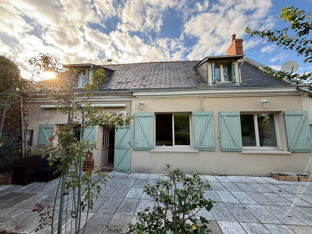 Maison à SAINT-CLEMENT-DES-LEVEES