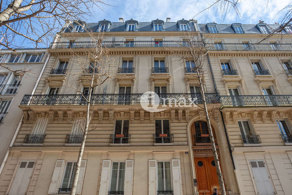 Appartement à LEVALLOIS-PERRET