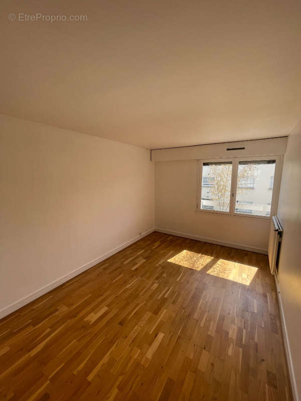 Appartement à CHARENTON-LE-PONT