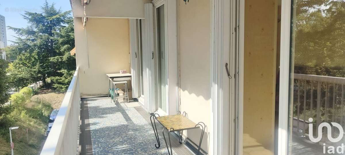 Photo 2 - Appartement à VENISSIEUX