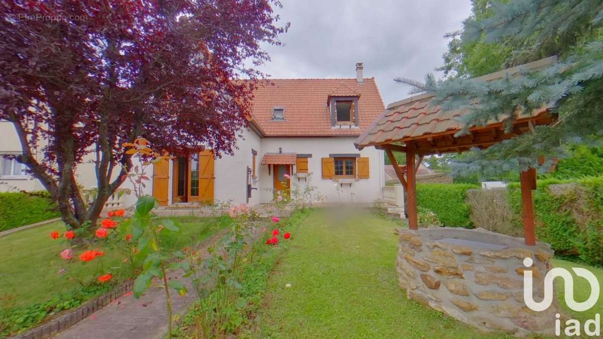 Photo 2 - Maison à SAINT-FARGEAU-PONTHIERRY