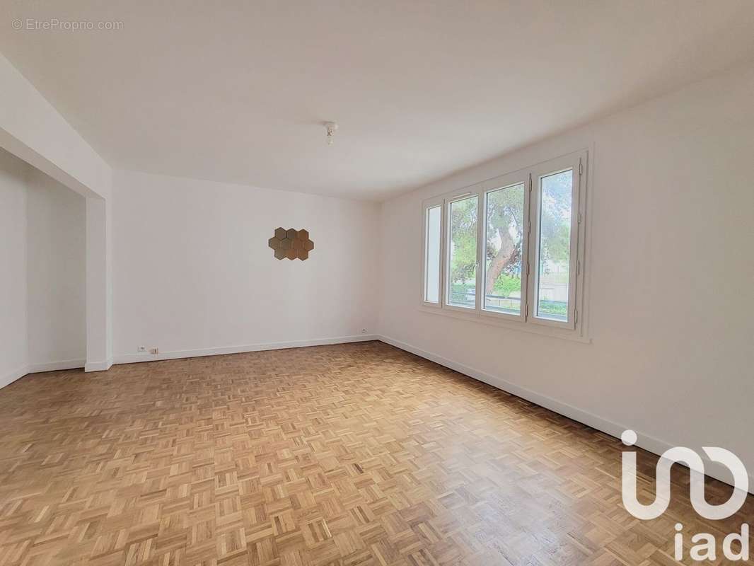 Photo 2 - Appartement à COURBEVOIE