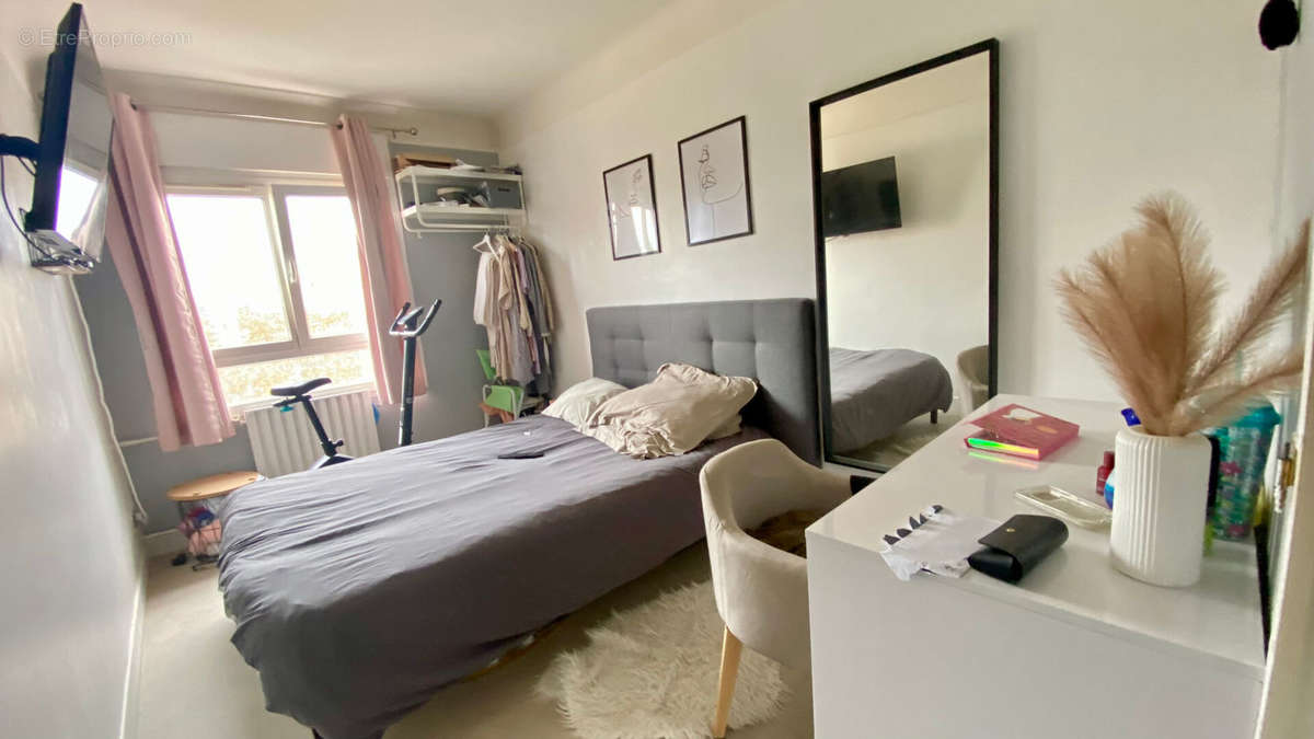 Appartement à SARTROUVILLE