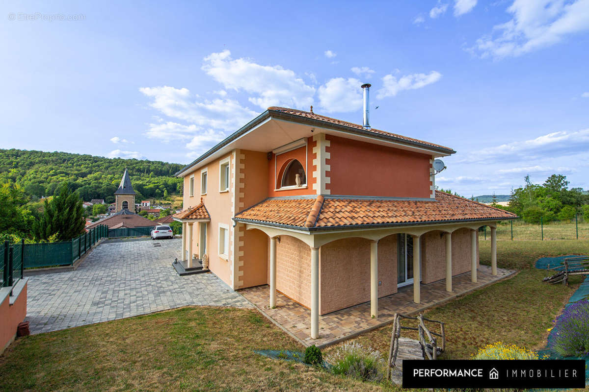 Maison à MARBACHE