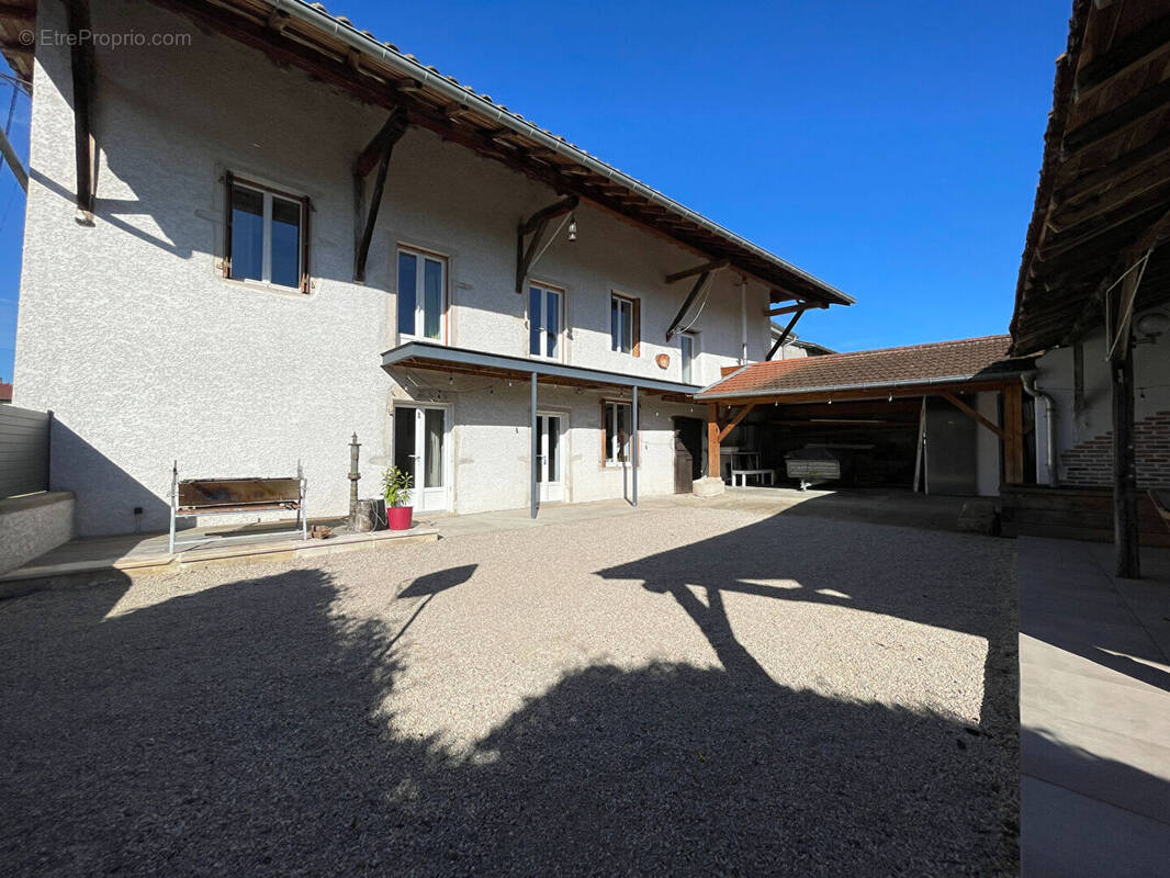 Maison à CHATILLON-SUR-CHALARONNE