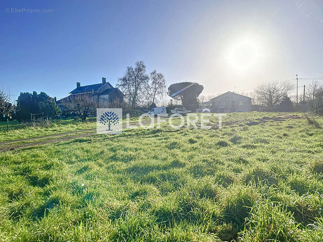 Maison à MAZIERES-EN-GATINE