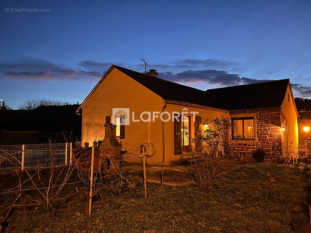 Maison à MARCILLAC-VALLON