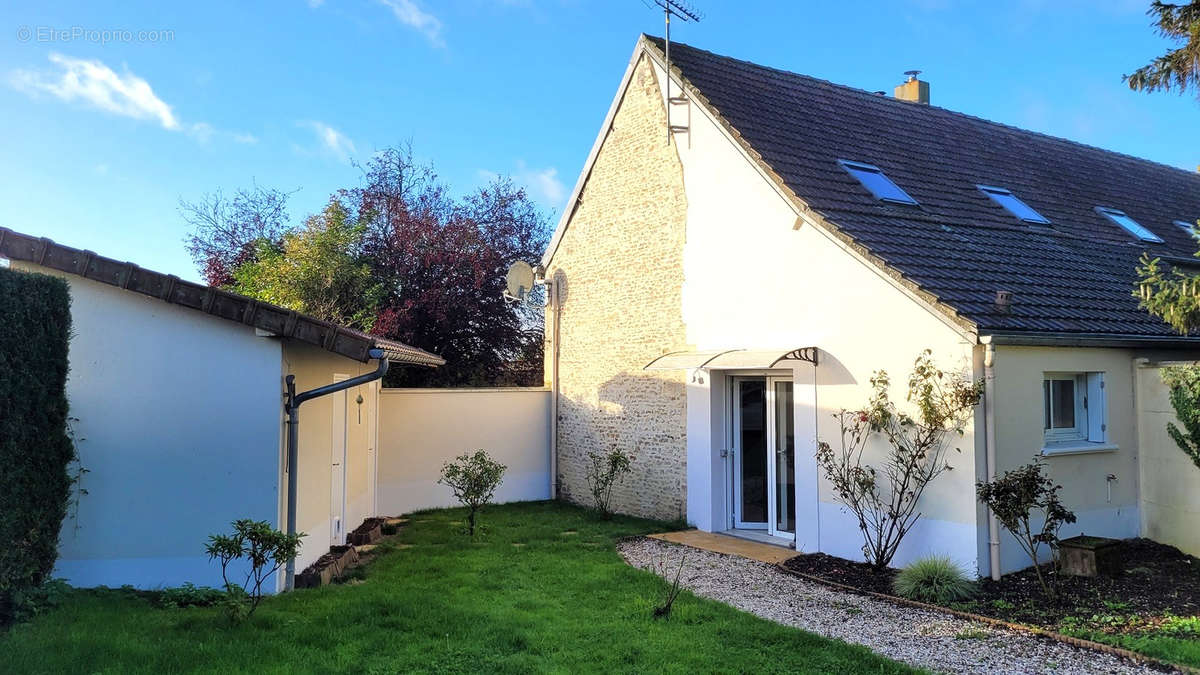 Maison à SAINT-AIGNAN-DE-CRAMESNIL