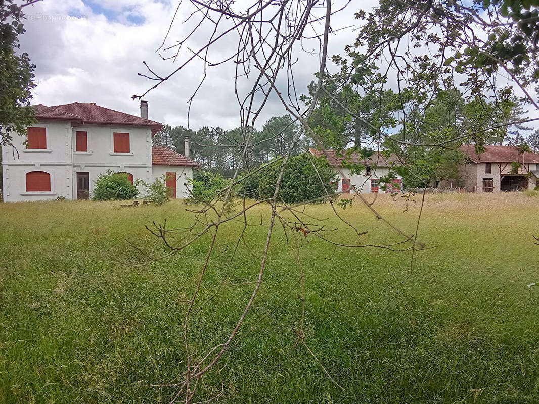 Maison à ESCOURCE