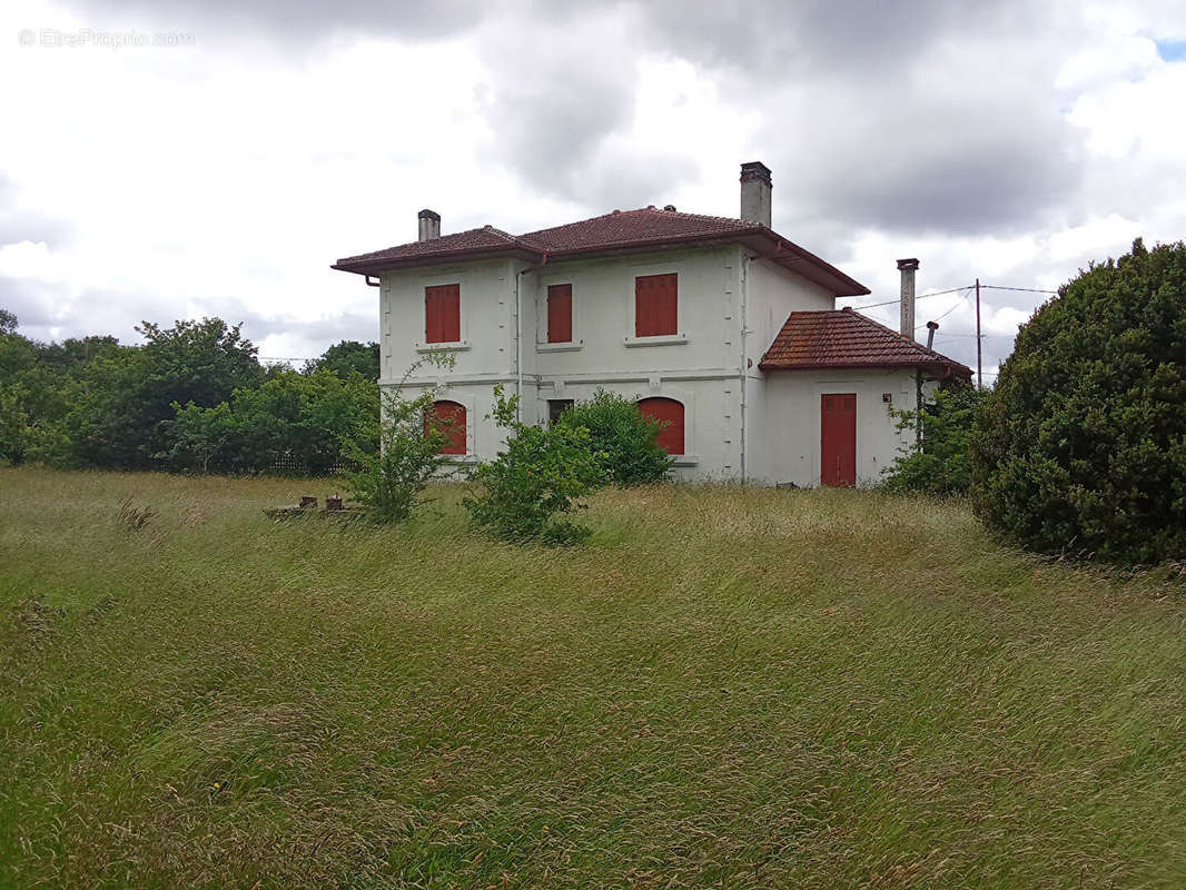 Maison à ESCOURCE