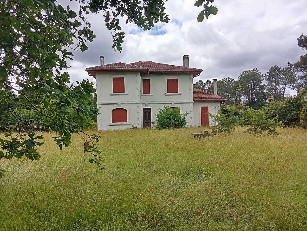 Maison à ESCOURCE