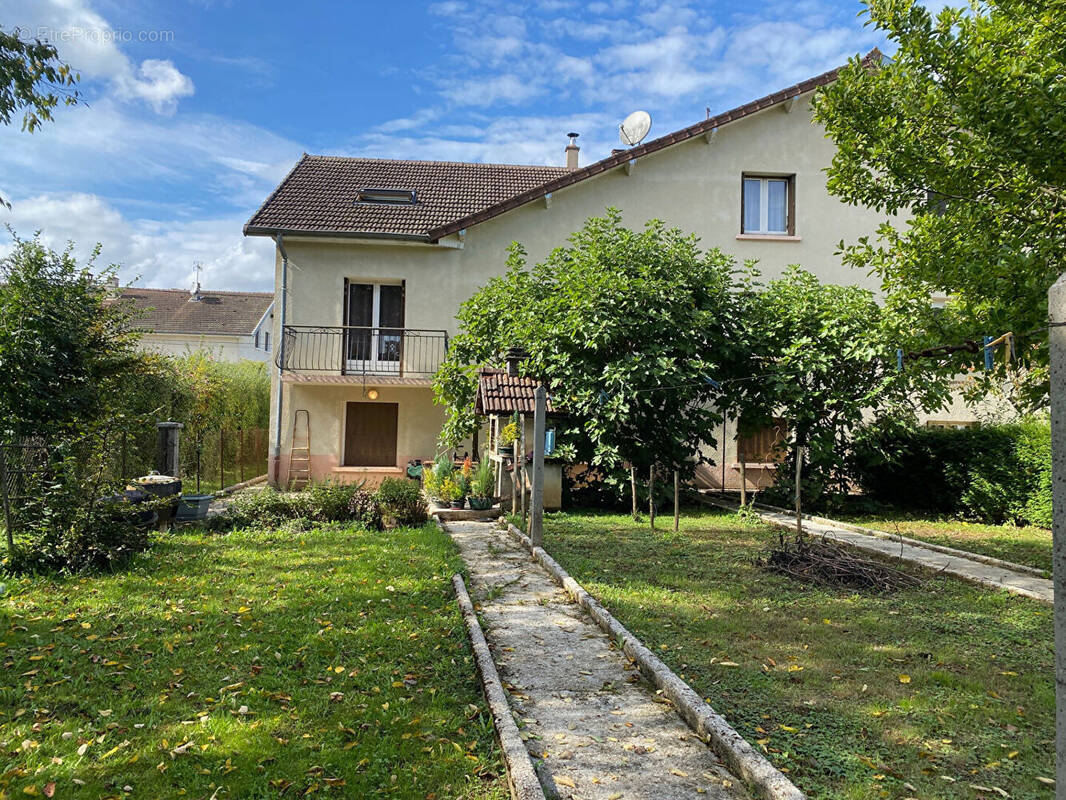 Maison à CHILLY-LE-VIGNOBLE