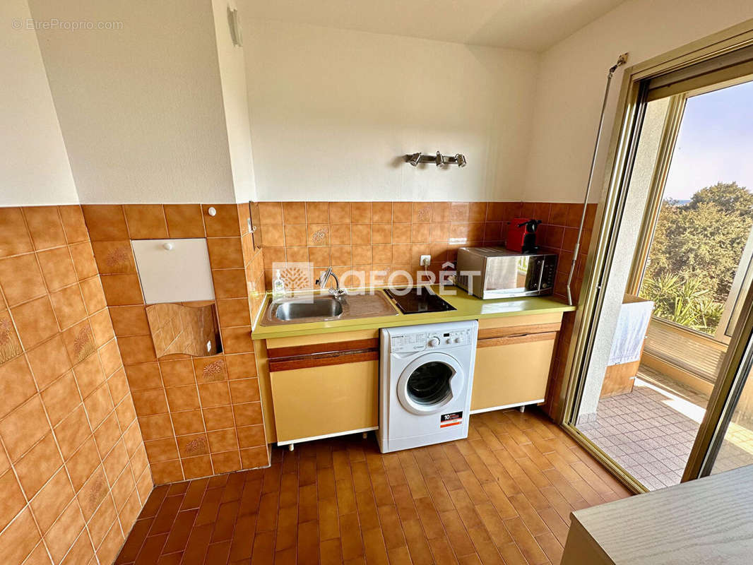 Appartement à SAINT-LAURENT-DU-VAR