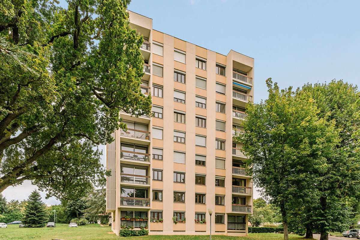 Appartement à SAINT-GENIS-LAVAL