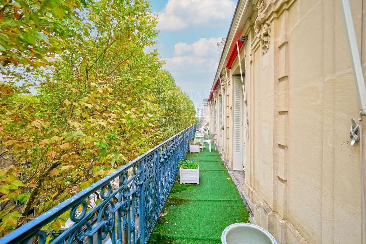 Appartement à PARIS-7E