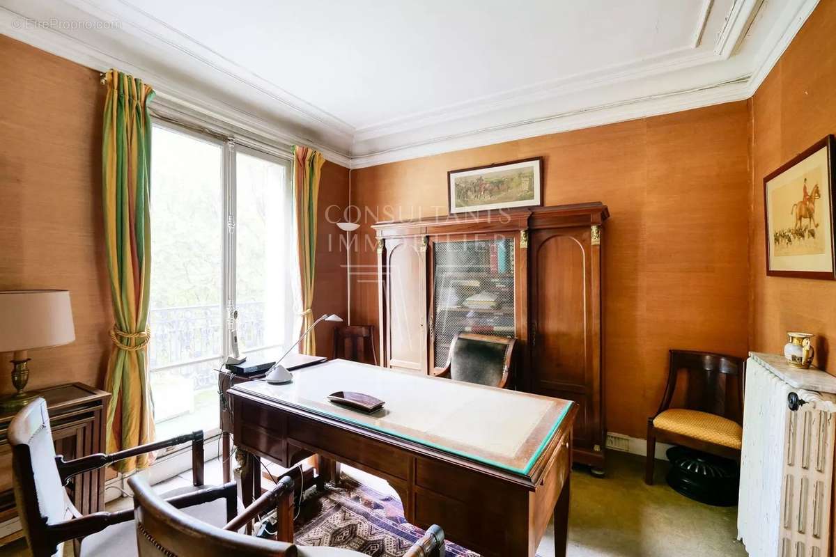 Appartement à PARIS-7E