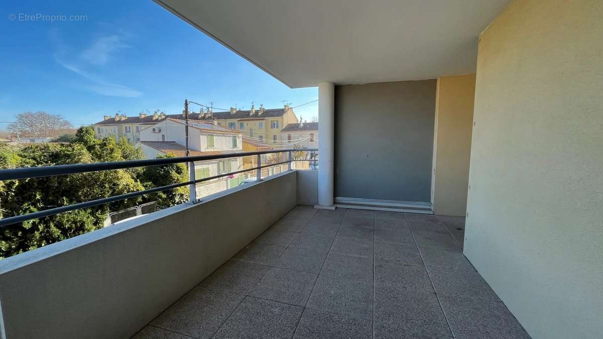 Appartement à PORT-SAINT-LOUIS-DU-RHONE