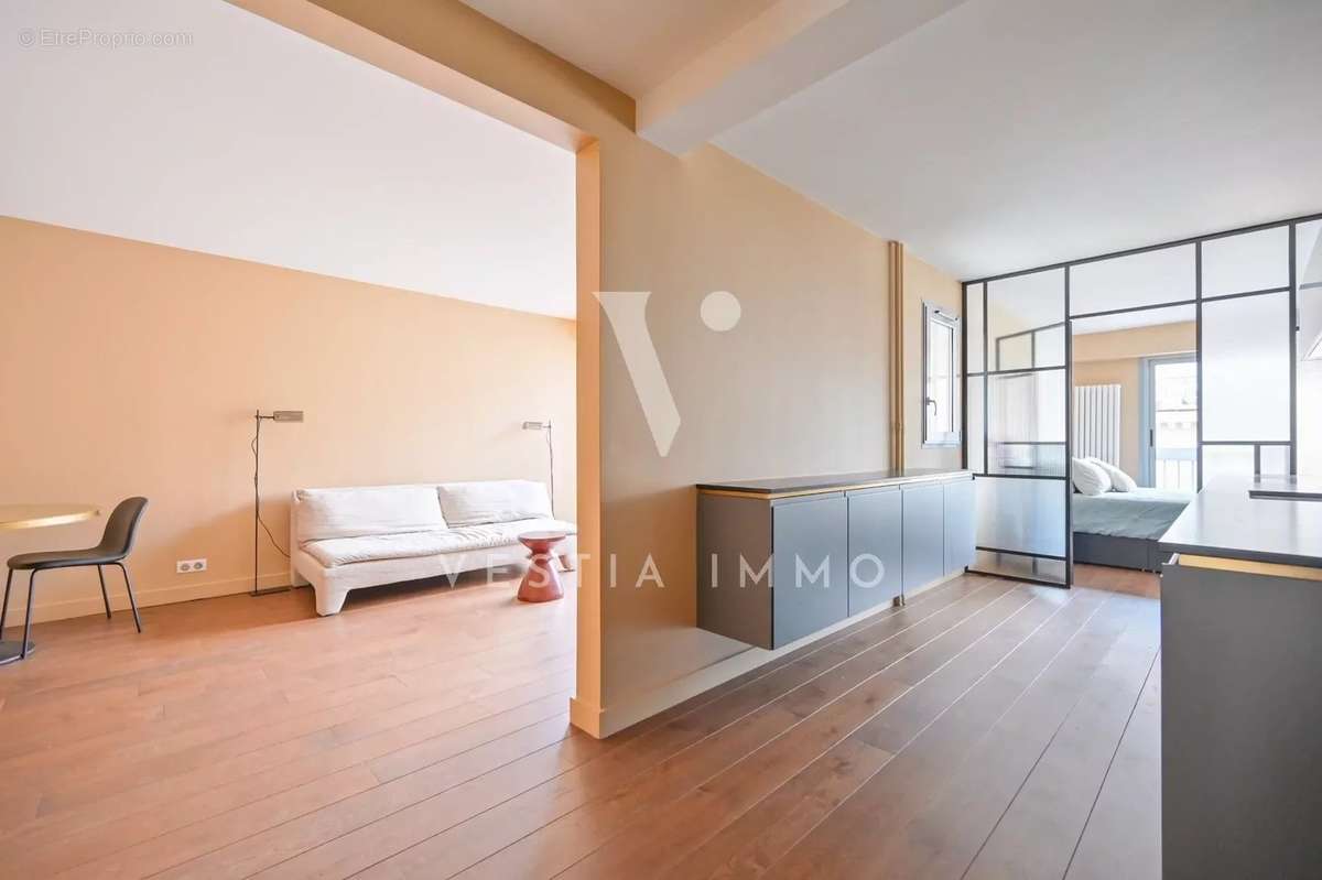 Appartement à PARIS-10E