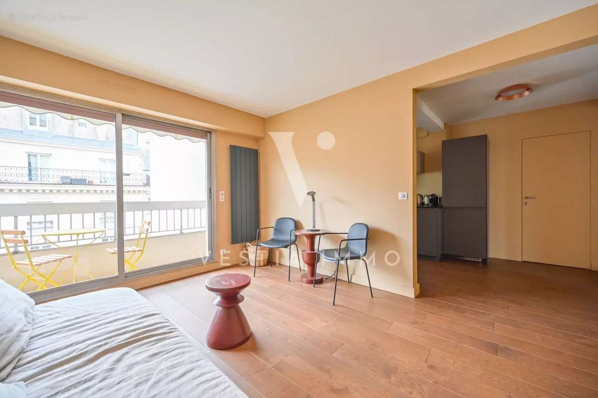 Appartement à PARIS-10E