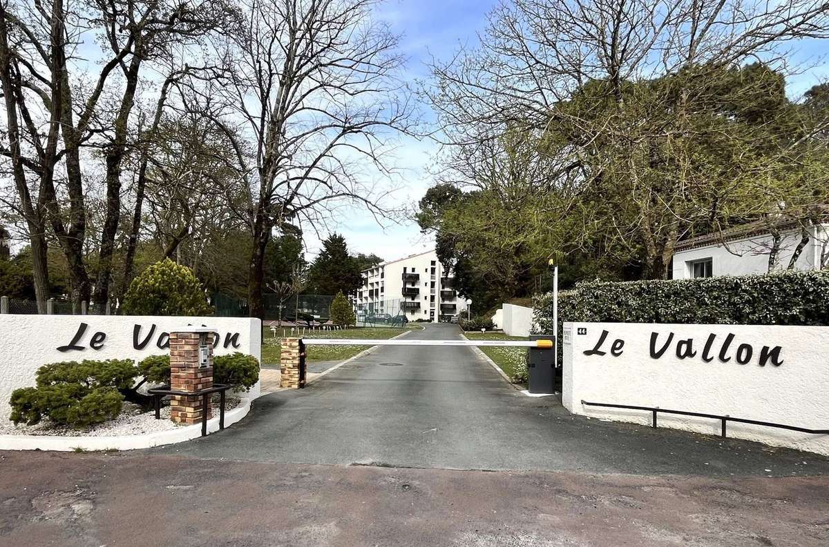 Parking à SAINT-GEORGES-DE-DIDONNE