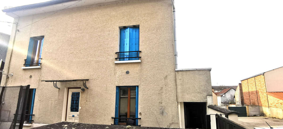 Appartement à PIERRELAYE