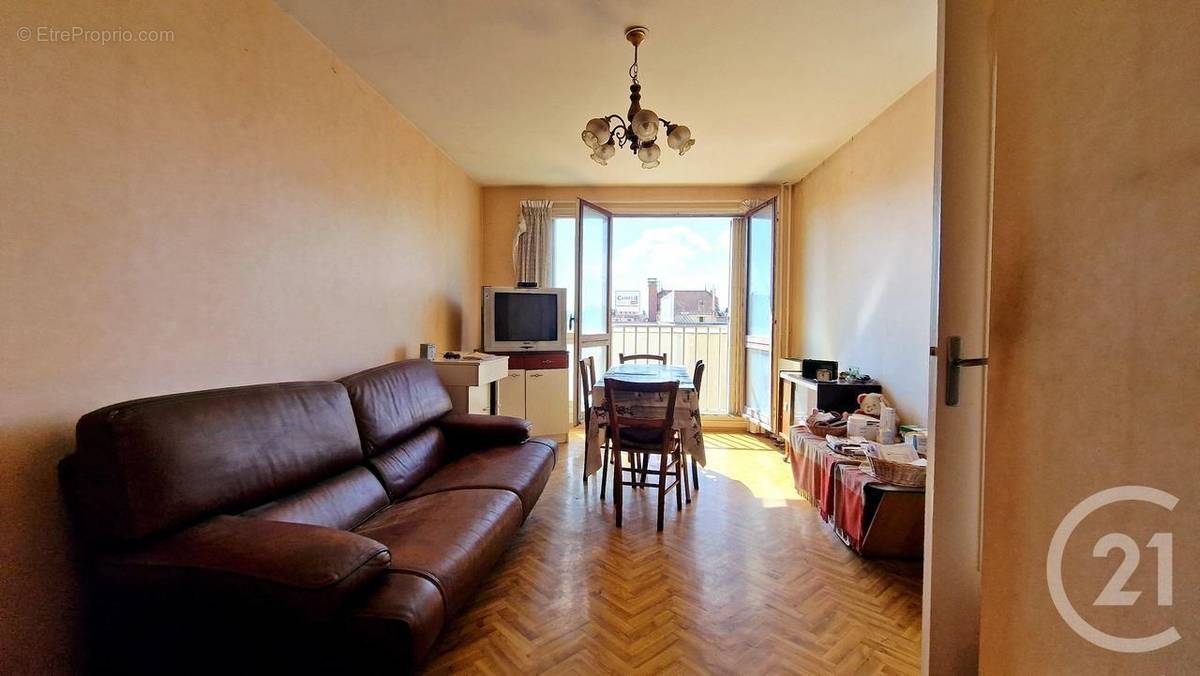 Appartement à SAINT-JULIEN-LES-VILLAS