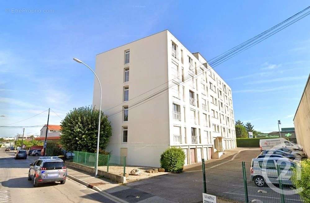 Appartement à SAINT-JULIEN-LES-VILLAS