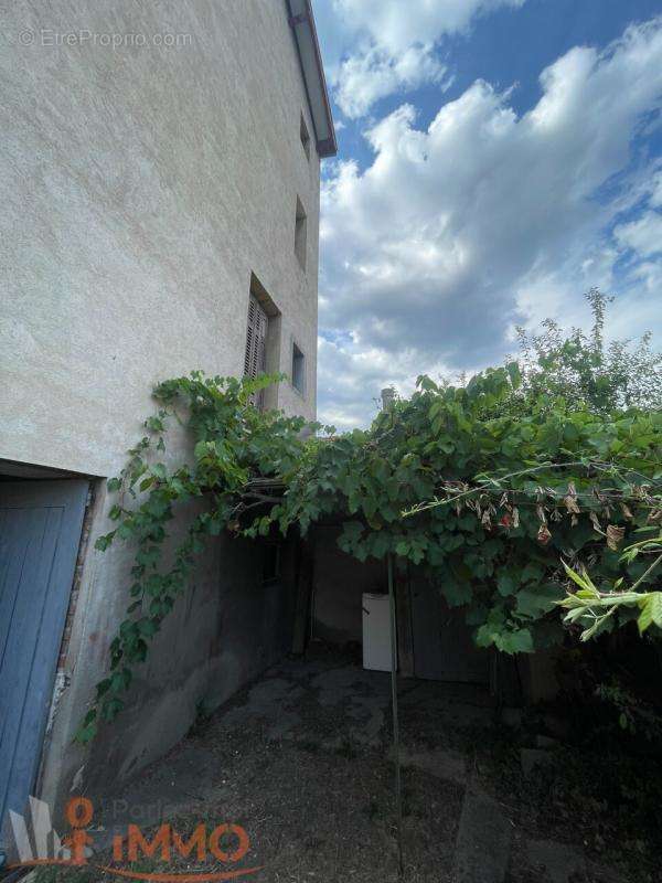 Maison à SAINT-JUST-SAINT-RAMBERT