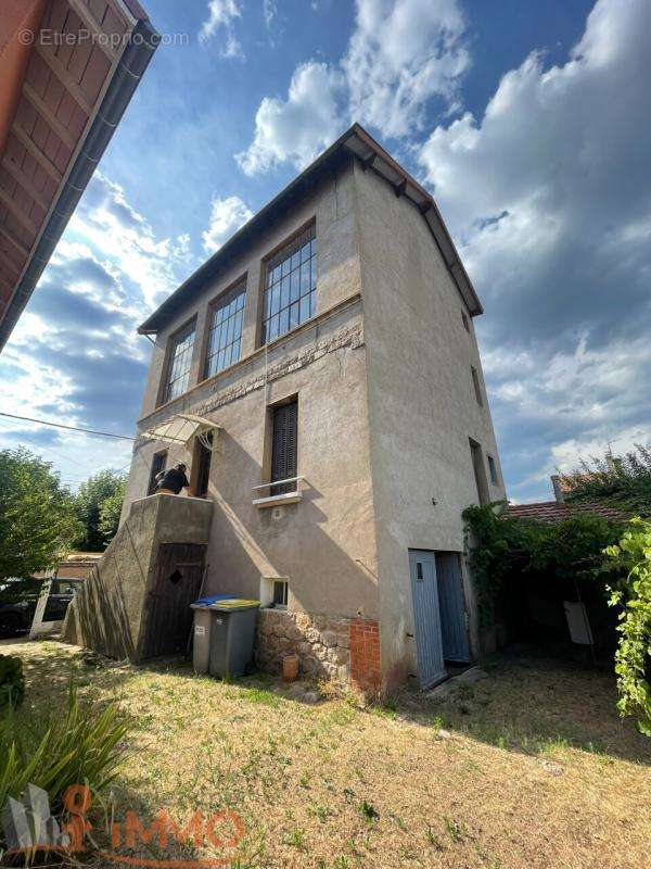 Maison à SAINT-JUST-SAINT-RAMBERT