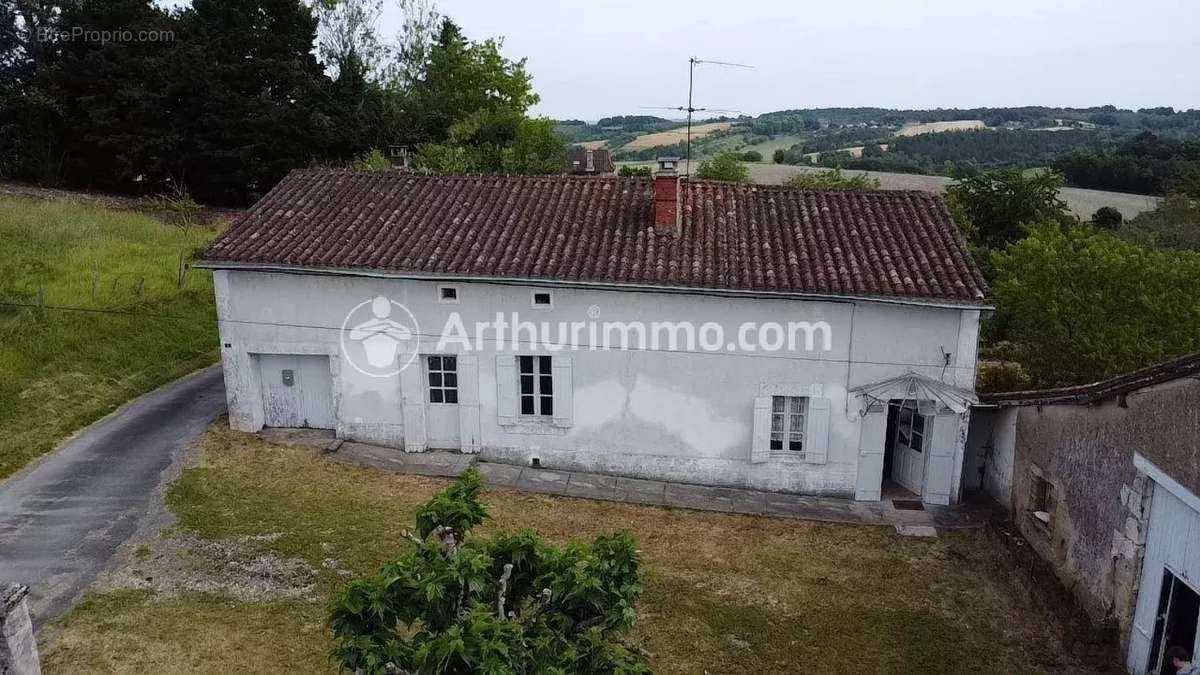 Maison à SAINT-ASTIER