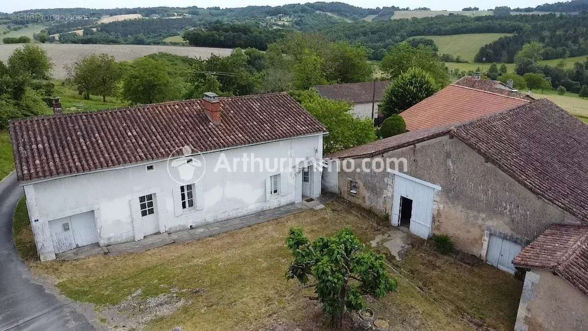 Maison à SAINT-ASTIER