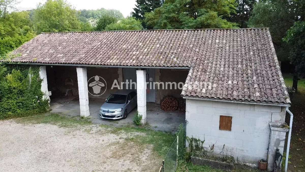 Maison à SAINT-ASTIER