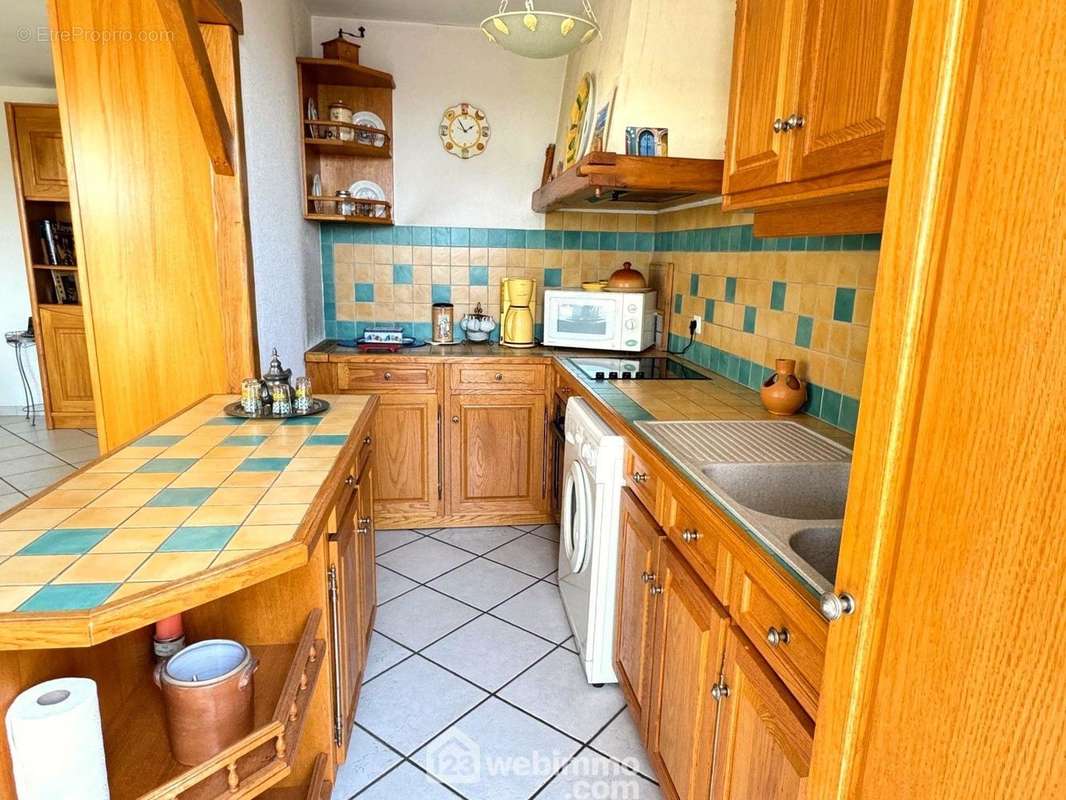 Commençons par la cuisine aménagée et équipée... - Appartement à BONDOUFLE