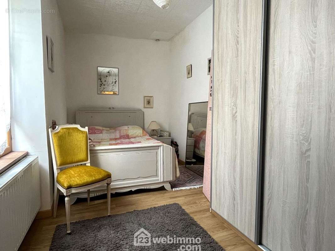 Voici la première chambre. - Maison à BONDOUFLE